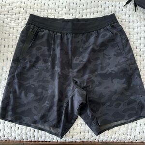 Ten Thousand Men’s 7” Interval lined Shorts - size Medium - great condition